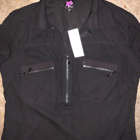 Blouse - Picture 2 of 6